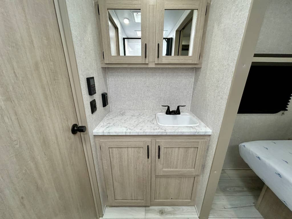 2026 East to West 2026 East to West Della Terra - thumbnail 26