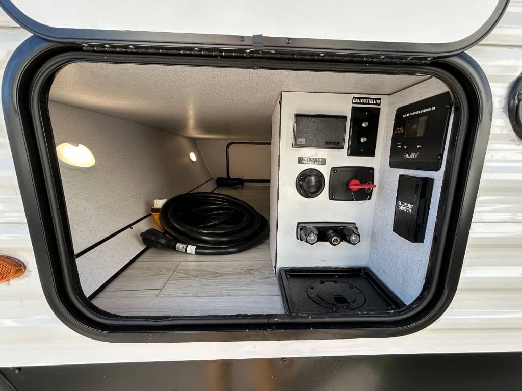 2026 East to West 2026 East to West Della Terra - thumbnail 34