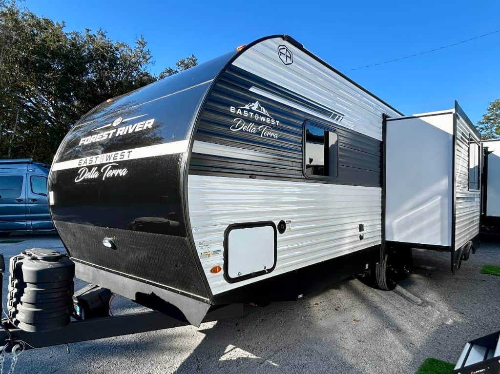 2026 East to West 2026 East to West Della Terra - thumbnail 35