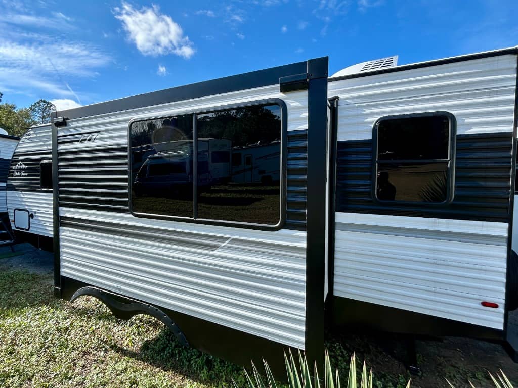 2026 East to West 2026 East to West Della Terra - thumbnail 36