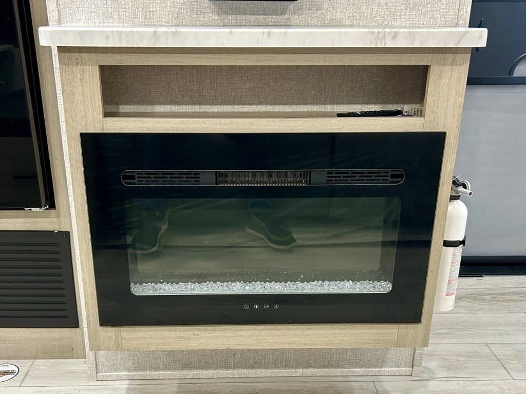 2026 East to West 2026 East to West Della Terra - thumbnail 10