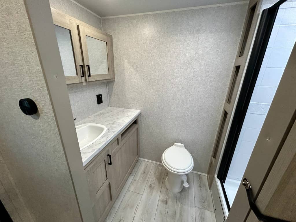 2026 East to West 2026 East to West Della Terra - thumbnail 27