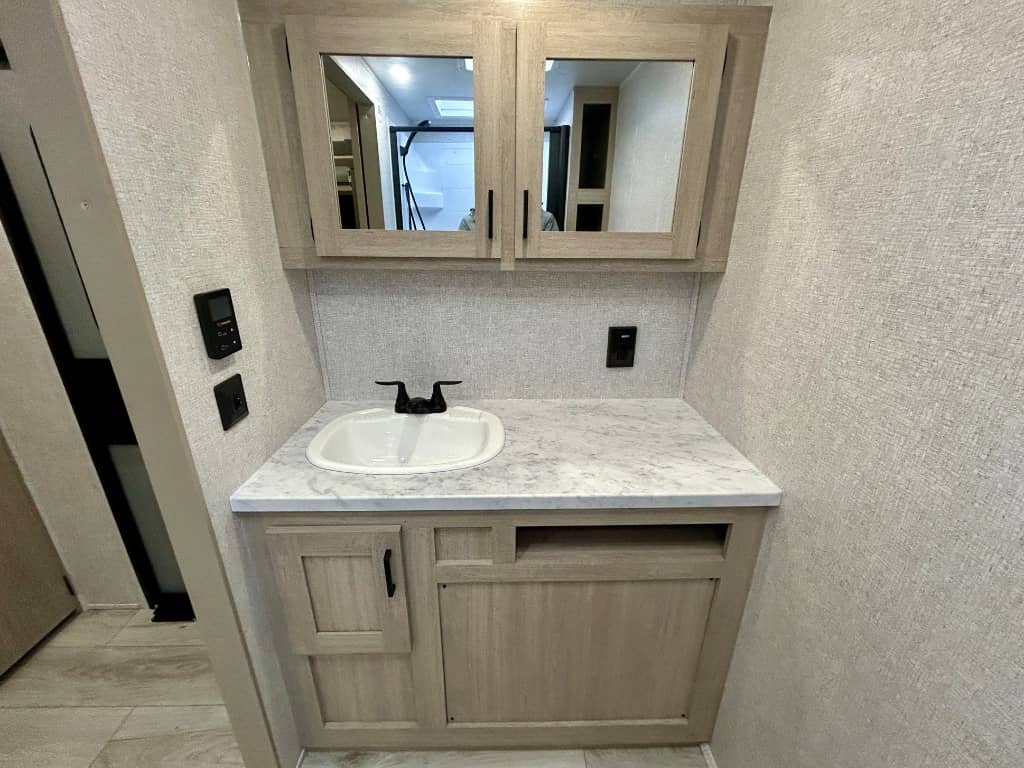 2026 East to West 2026 East to West Della Terra - thumbnail 28