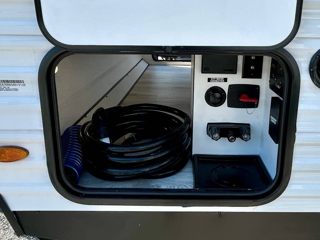 2026 East to West 2026 East to West Della Terra - thumbnail 34