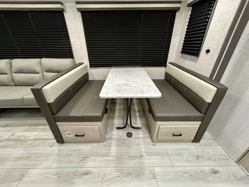 2026 East to West 2026 East to West Della Terra - thumbnail 8