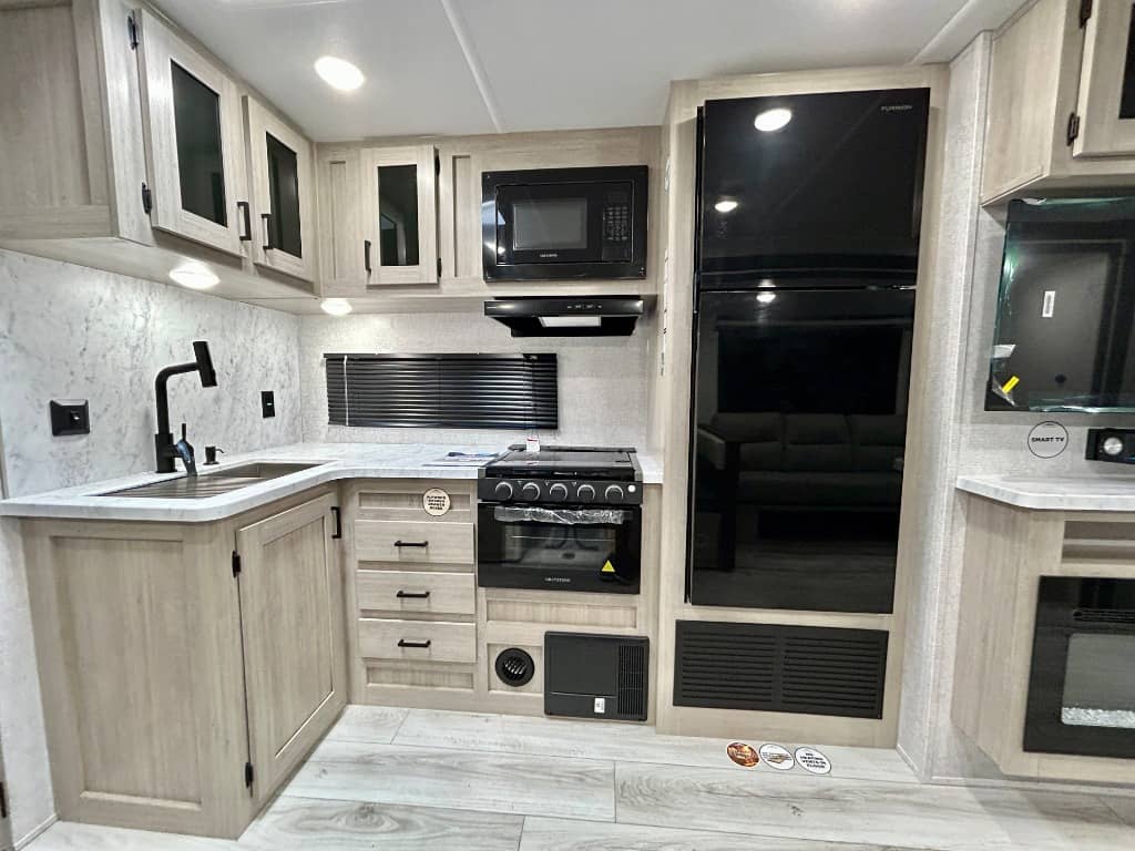 2026 East to West 2026 East to West Della Terra - thumbnail 11