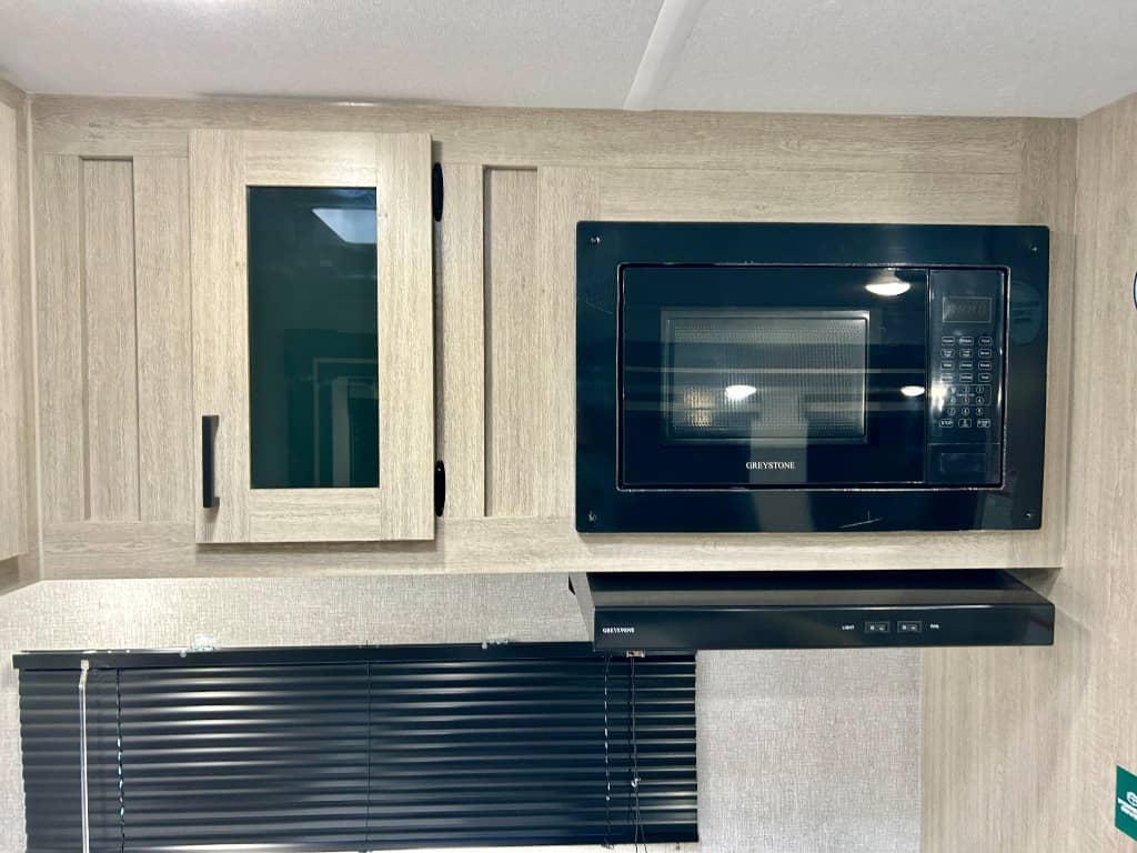 2026 East to West 2026 East to West Della Terra - thumbnail 13