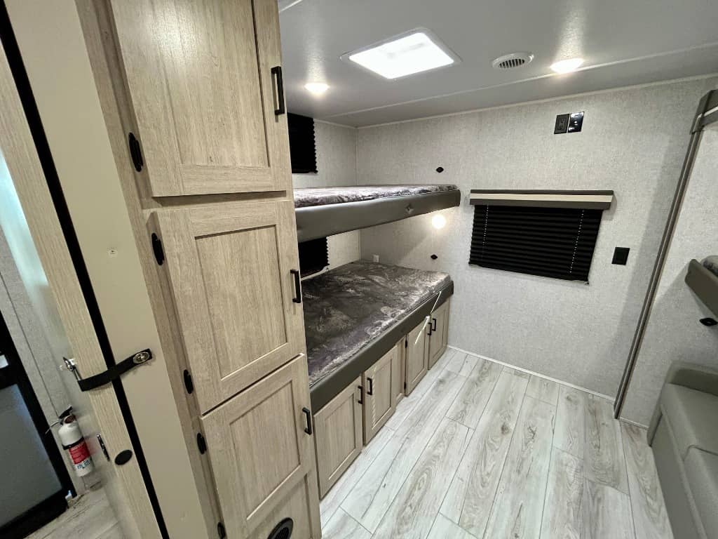 2026 East to West 2026 East to West Della Terra - thumbnail 20