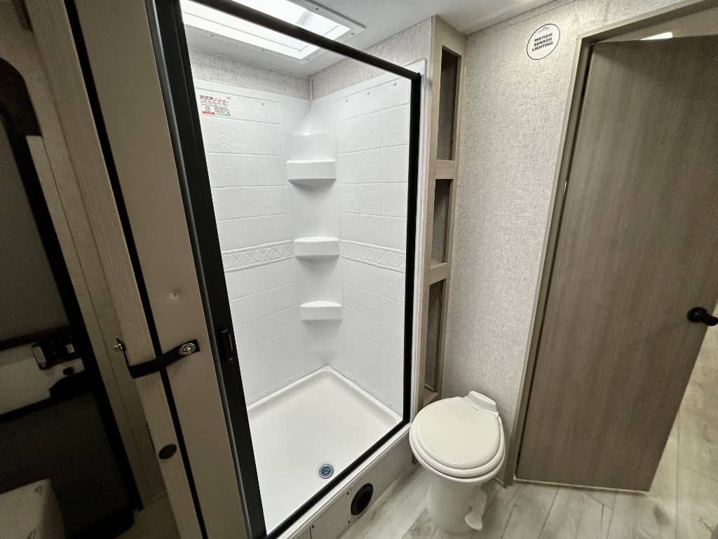 2026 East to West 2026 East to West Della Terra - thumbnail 32