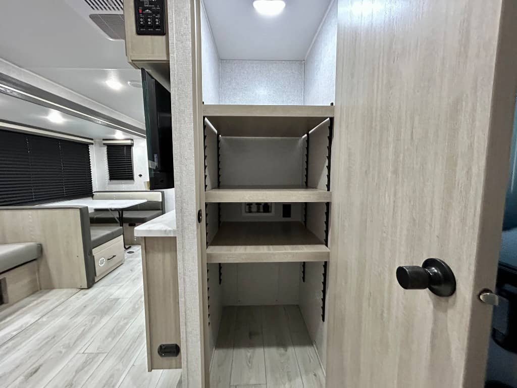 2026 East to West 2026 East to West Della Terra - thumbnail 38