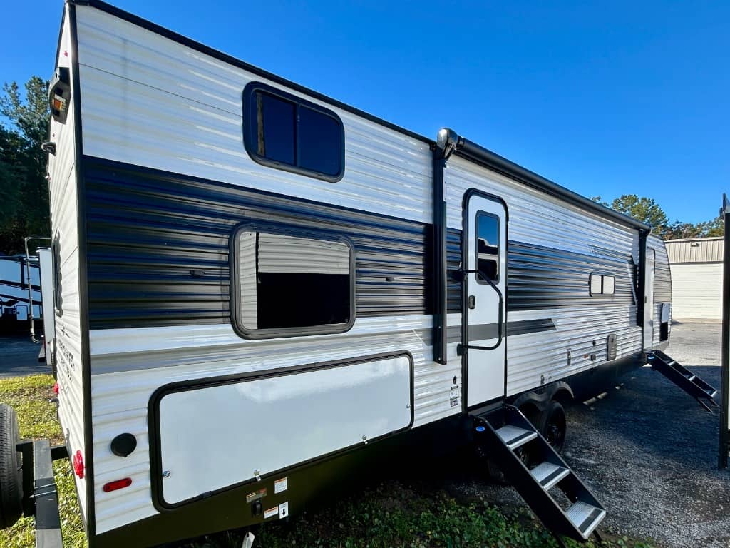 2026 East to West 2026 East to West Della Terra - thumbnail 45