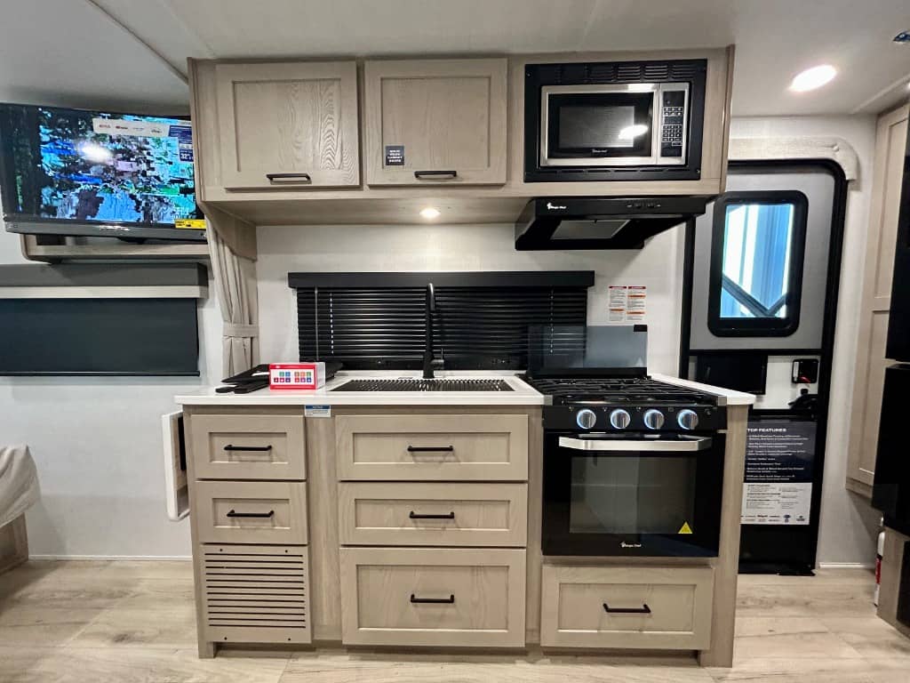 2026 Forest River 2026 Forest River Flagstaff Micro Lite - thumbnail 9