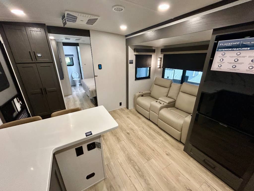 2026 Forest River 2026 Forest River Flagstaff Classic - thumbnail 5