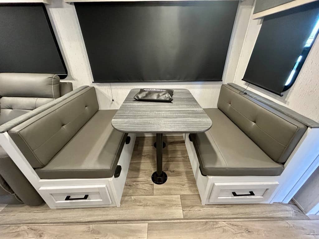 2025 Dutchmen 2025 Dutchmen Astoria - thumbnail 8