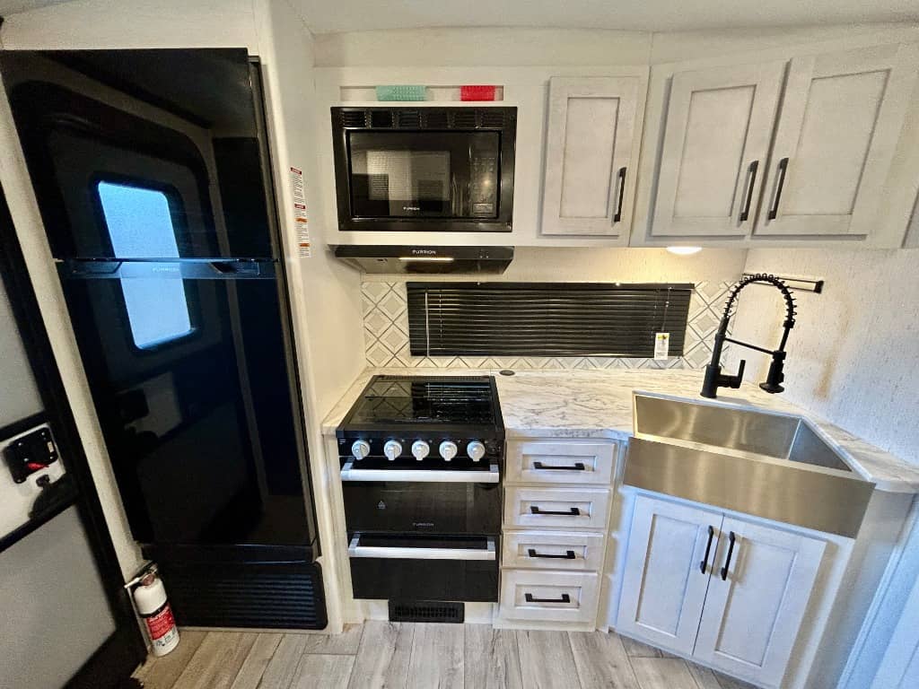 2025 Dutchmen 2025 Dutchmen Astoria - thumbnail 9