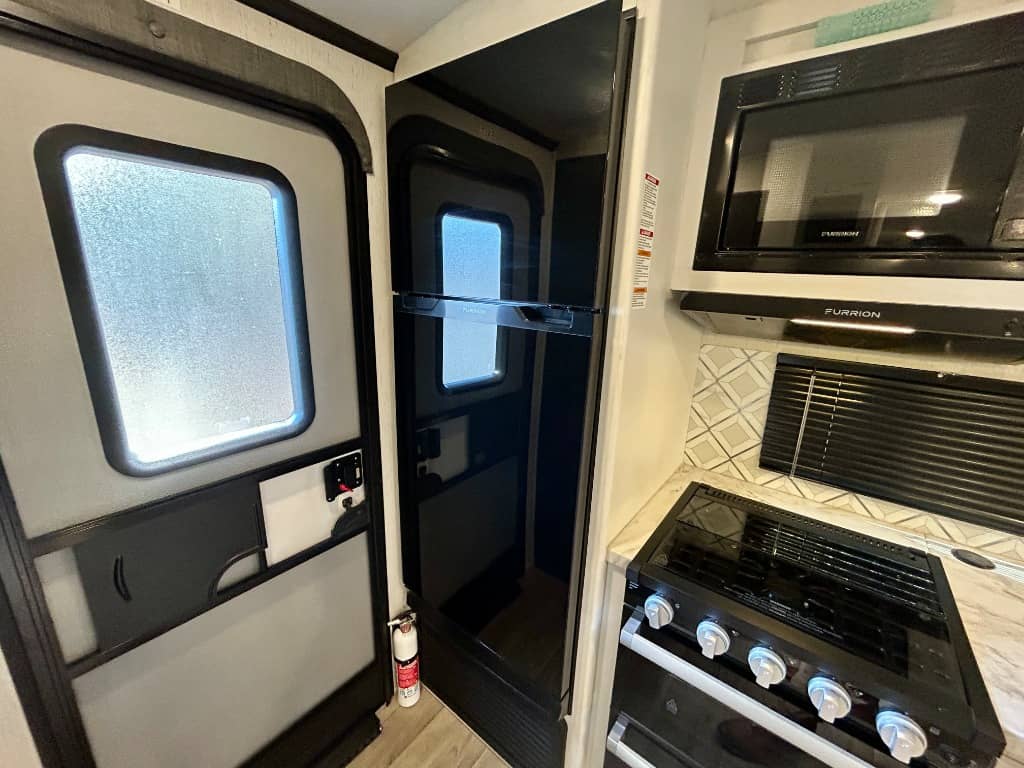 2025 Dutchmen 2025 Dutchmen Astoria - thumbnail 10