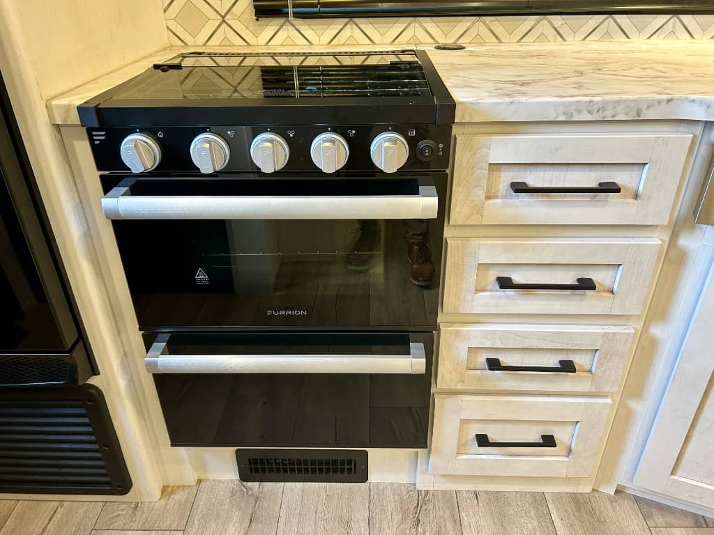 2025 Dutchmen 2025 Dutchmen Astoria - thumbnail 11