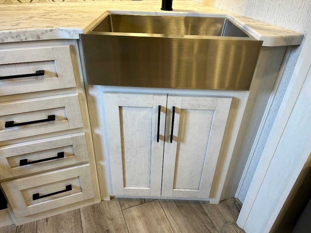 2025 Dutchmen 2025 Dutchmen Astoria - thumbnail 14