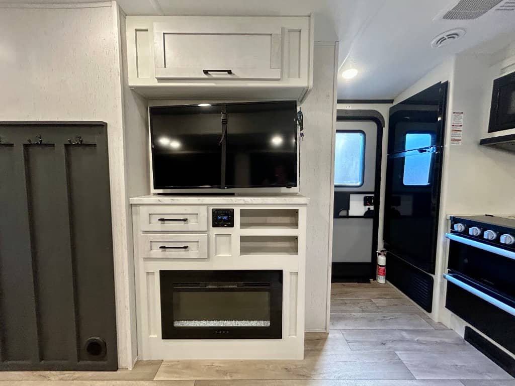 2025 Dutchmen 2025 Dutchmen Astoria - thumbnail 17