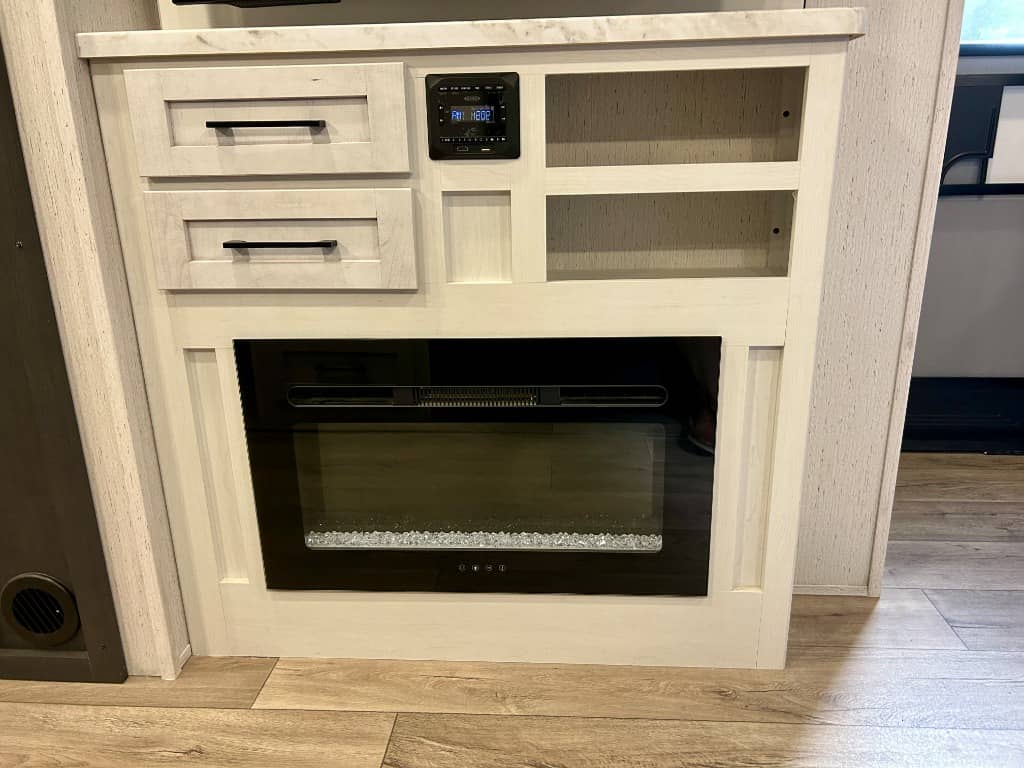 2025 Dutchmen 2025 Dutchmen Astoria - thumbnail 18