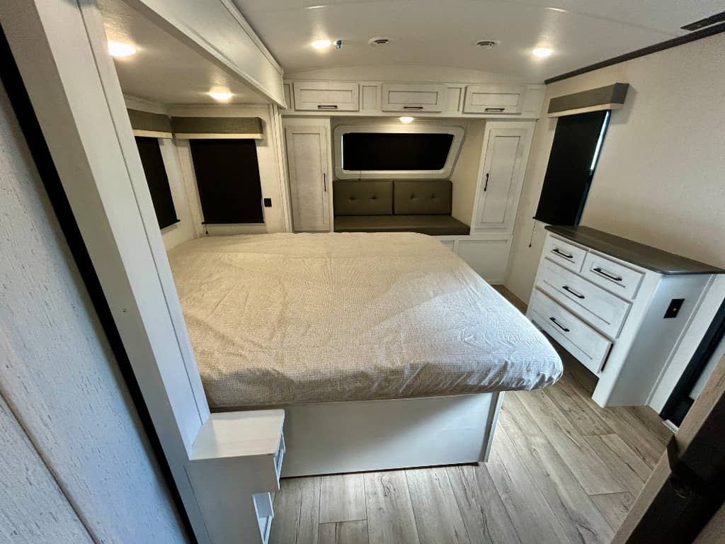 2025 Dutchmen 2025 Dutchmen Astoria - thumbnail 23