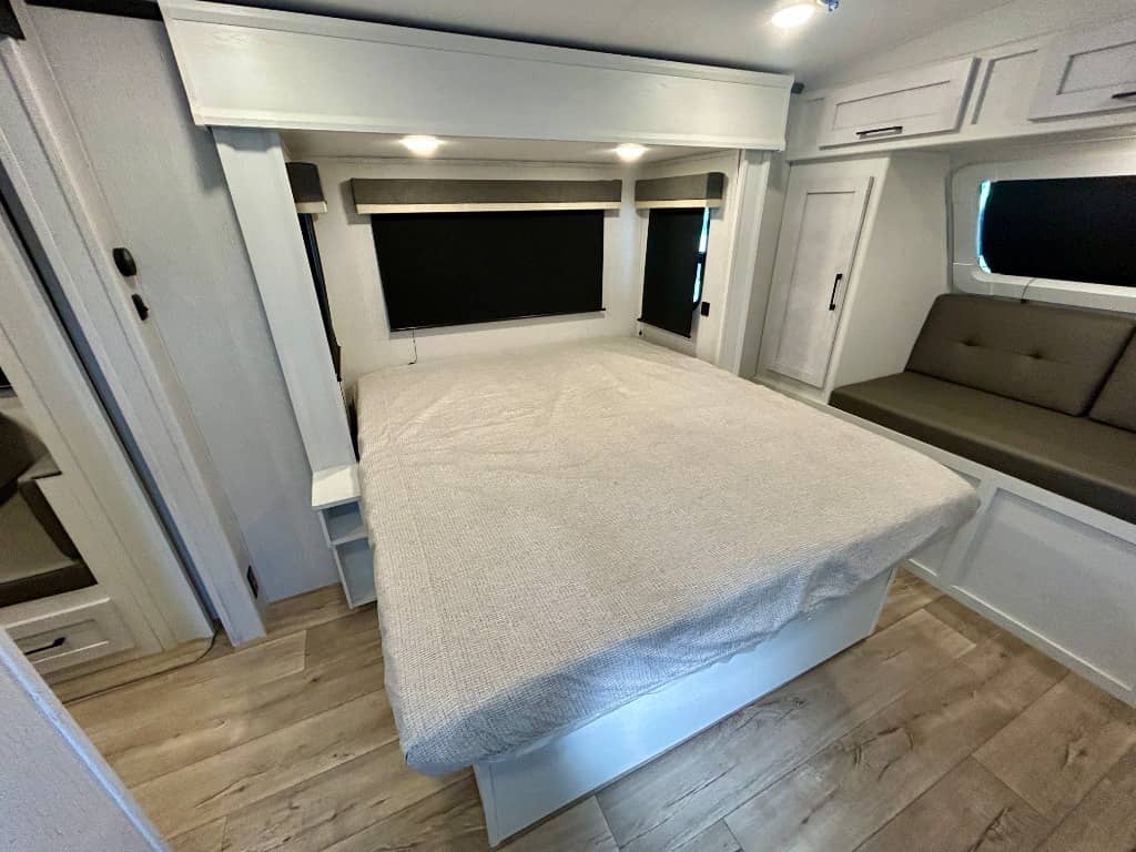 2025 Dutchmen 2025 Dutchmen Astoria - thumbnail 24