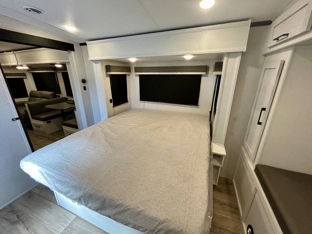 2025 Dutchmen 2025 Dutchmen Astoria - thumbnail 25