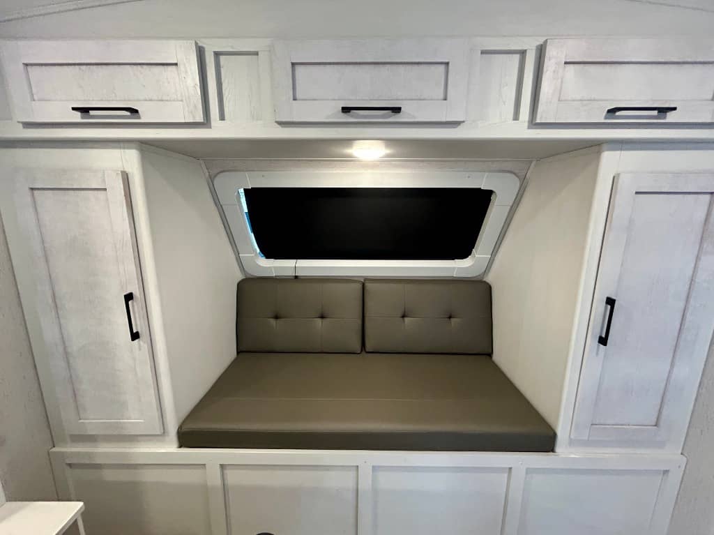 2025 Dutchmen 2025 Dutchmen Astoria - thumbnail 27