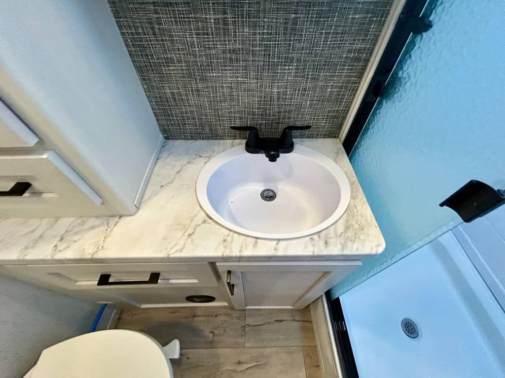 2025 Dutchmen 2025 Dutchmen Astoria - thumbnail 32