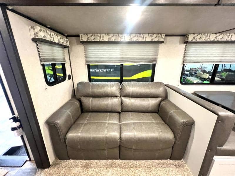 2020 Keystone RV 2020 Keystone RV Bullet - thumbnail 11