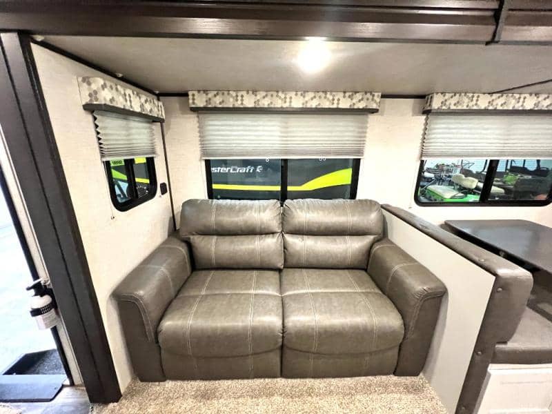 2020 Keystone RV 2020 Keystone RV Bullet - thumbnail 12