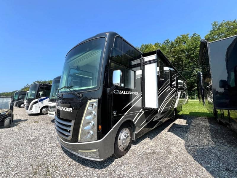 2023 Thor Motor Coach 2023 Thor Motor Coach Challenger - thumbnail 7