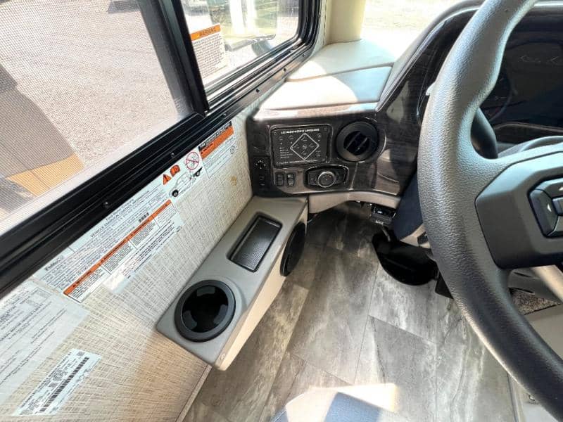 2023 Thor Motor Coach 2023 Thor Motor Coach Challenger - thumbnail 22