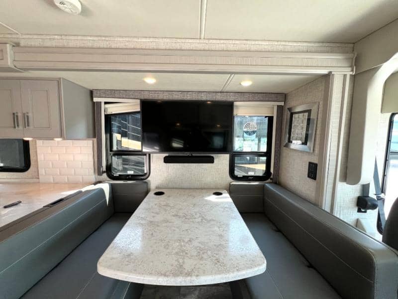 2023 Thor Motor Coach 2023 Thor Motor Coach Challenger - thumbnail 30