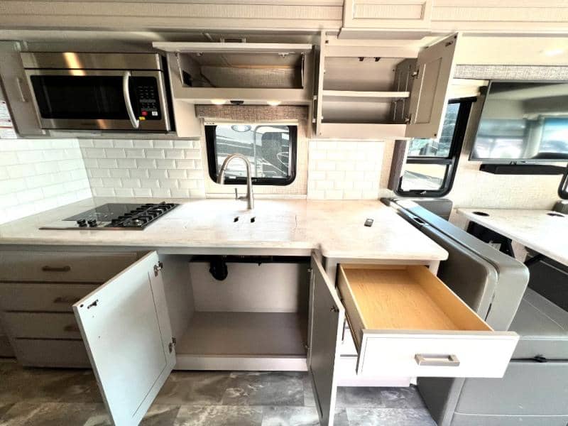 2023 Thor Motor Coach 2023 Thor Motor Coach Challenger - thumbnail 39