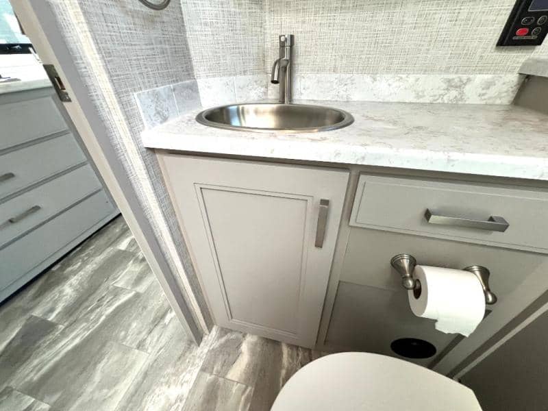 2023 Thor Motor Coach 2023 Thor Motor Coach Challenger - thumbnail 55