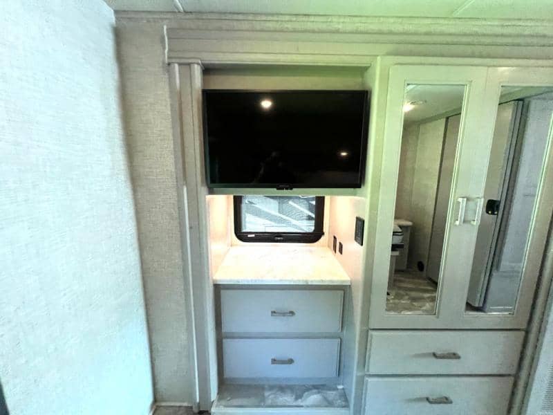 2023 Thor Motor Coach 2023 Thor Motor Coach Challenger - thumbnail 70