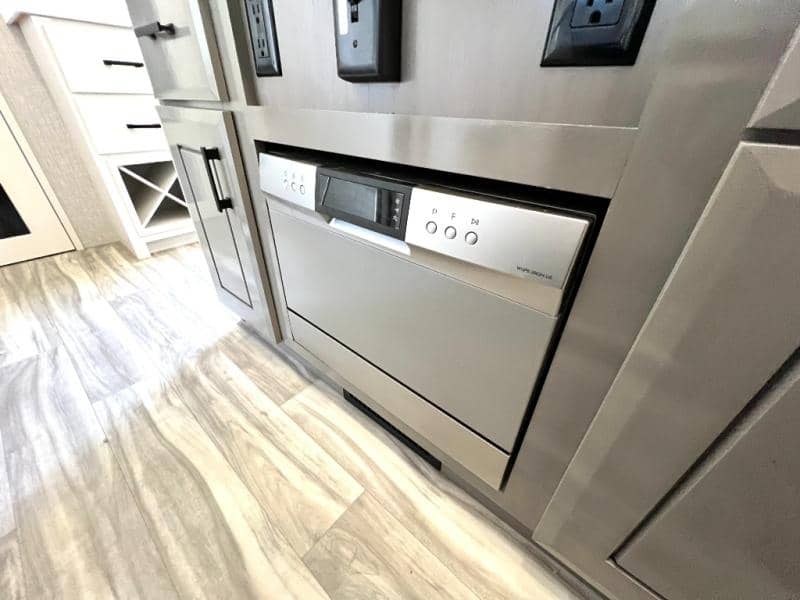 2025 Jayco 2025 Jayco Pinnacle - thumbnail 19