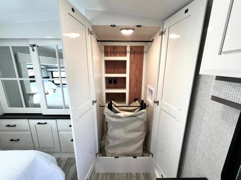 2025 Jayco 2025 Jayco Pinnacle - thumbnail 49