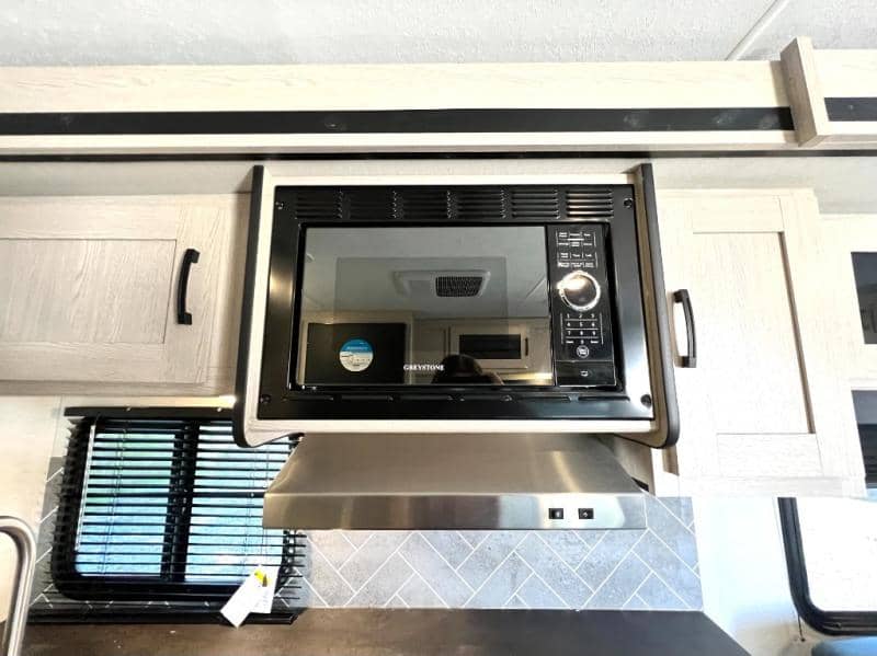 2022 Coachmen 2022 Coachmen Apex Ultra-Lite - thumbnail 17