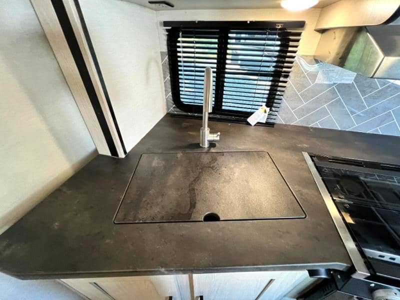 2022 Coachmen 2022 Coachmen Apex Ultra-Lite - thumbnail 19