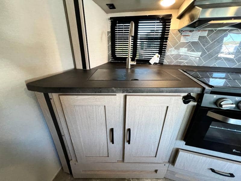 2022 Coachmen 2022 Coachmen Apex Ultra-Lite - thumbnail 21