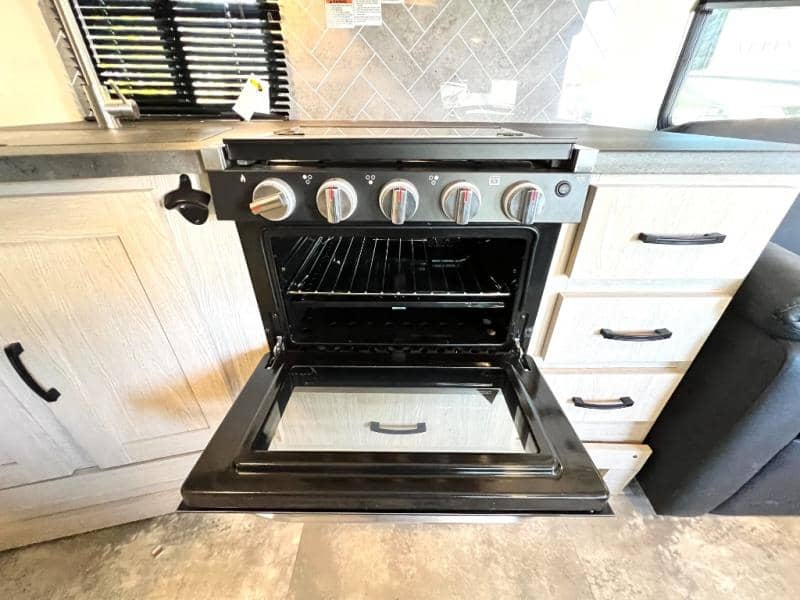 2022 Coachmen 2022 Coachmen Apex Ultra-Lite - thumbnail 24