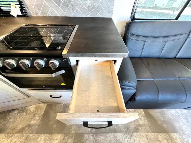 2022 Coachmen 2022 Coachmen Apex Ultra-Lite - thumbnail 25