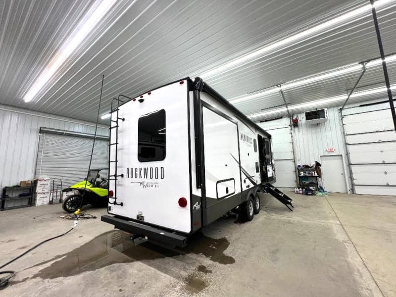 2025 Forest River 2025 Forest River Rockwood Signature - thumbnail 10