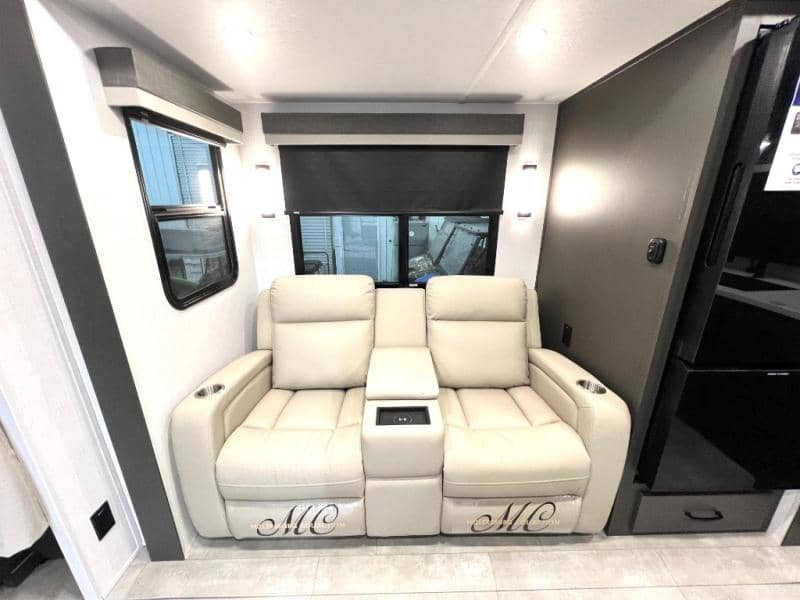 2025 Forest River 2025 Forest River Rockwood Signature - thumbnail 13