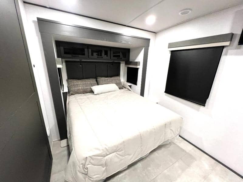 2025 Forest River 2025 Forest River Rockwood Signature - thumbnail 34