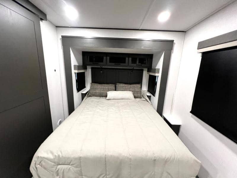 2025 Forest River 2025 Forest River Rockwood Signature - thumbnail 35