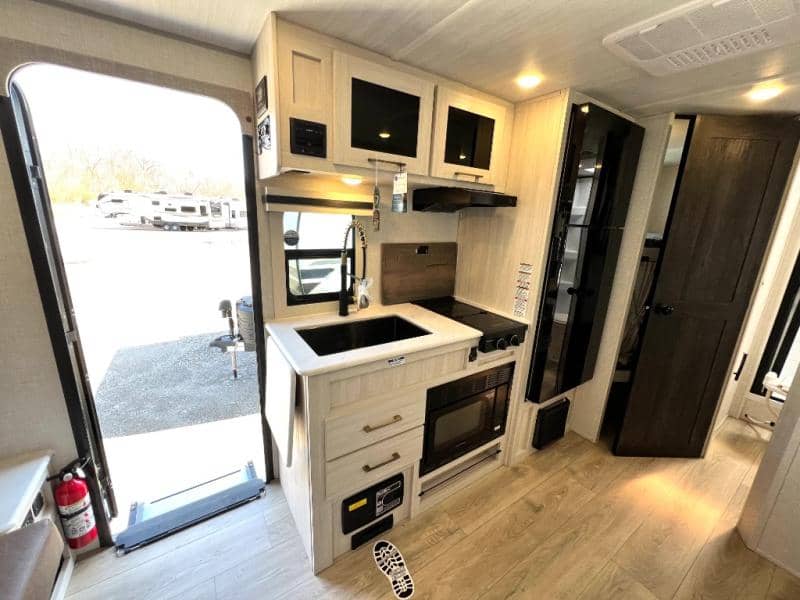 2025 Forest River 2025 Forest River Surveyor Legend - thumbnail 18