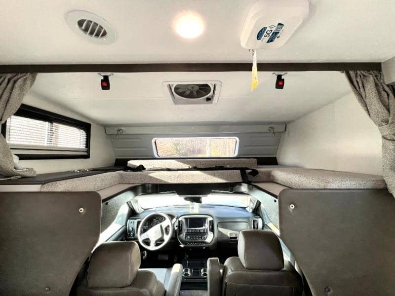 2025 Coachmen 2025 Coachmen Entourage - thumbnail 6